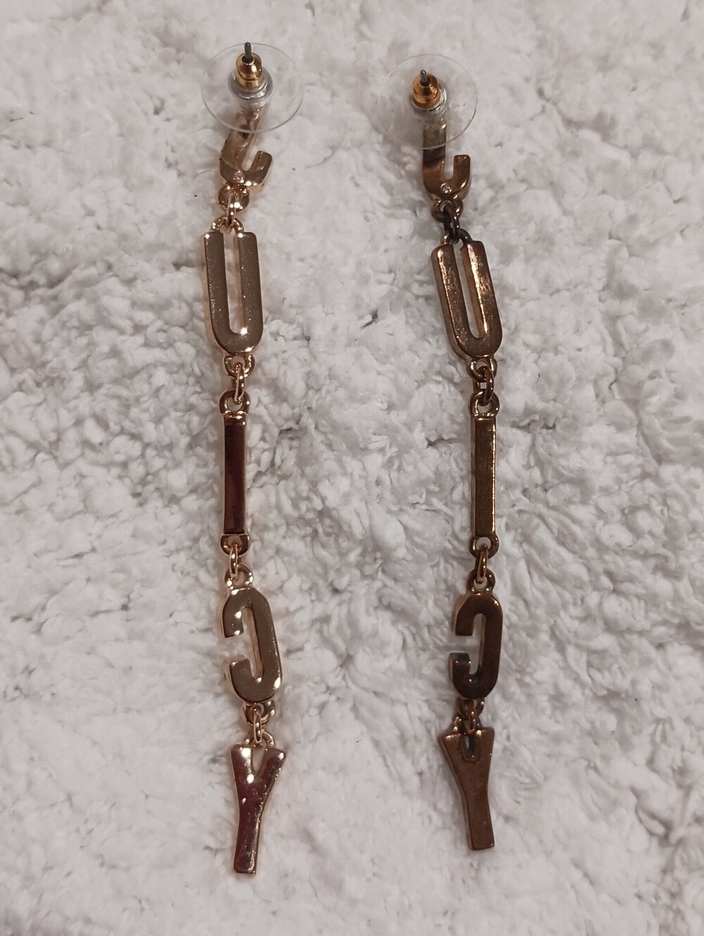 Daivd Yurman Drawstring Pouch & JUICY Couture Dangle Earrings - Picture 3 of 12